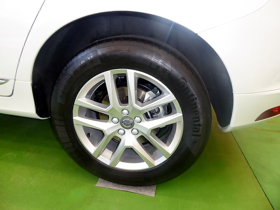 نصب بارز 7.50R16 روی خاور