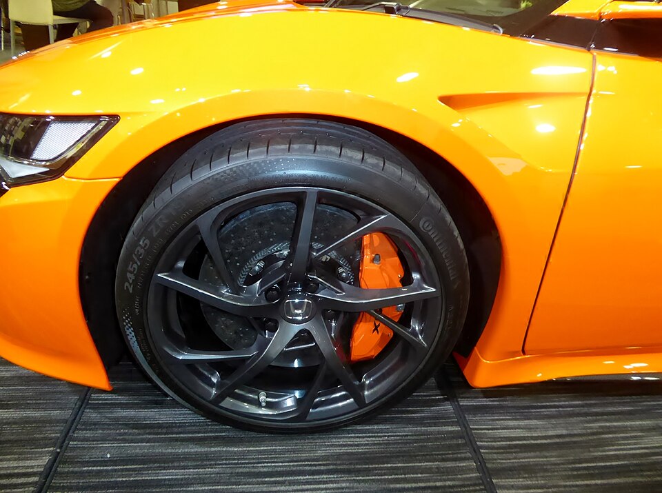 نصب بارز 225/60R18 روی تیگو ۸
